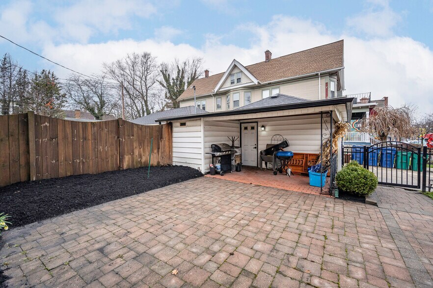 More Photos Of 632 W Ferry St, Buffalo Apartments For Sale