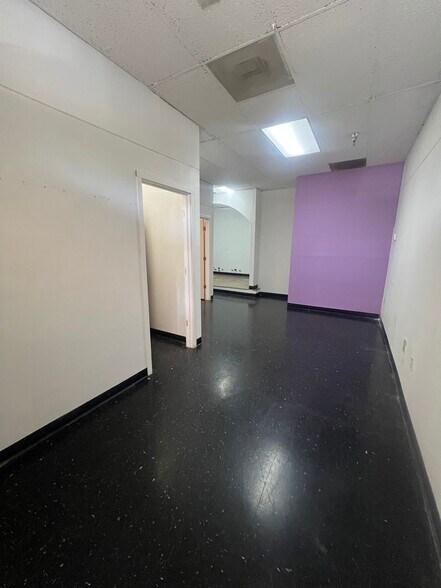 More Photos Of 6100-6130 SE King Rd, Portland Unknown For Lease
