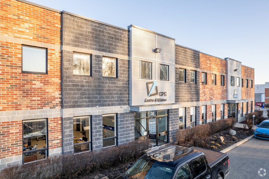 More Photos Of 30 Rue Émilien-Marcoux, Blainville Warehouse For Sale