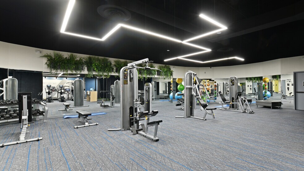 More Photos Of 21 E State St, Columbus Office For Lease
