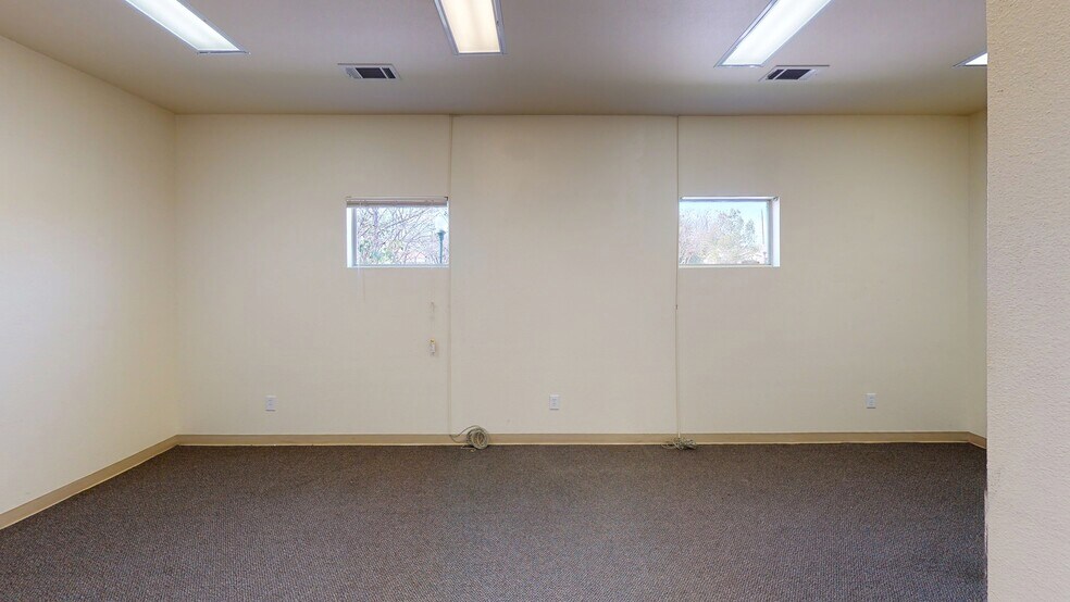 More Photos Of 2451-2461 Robinson Rd, Grand Prairie Medical For Sale