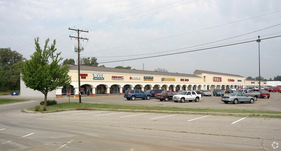 More Photos Of 427-525 S Memorial Dr, New Castle General Retail For Sale
