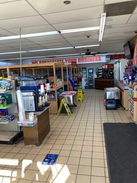 More Photos Of 2214 Leopard St, Corpus Christi General Retail For Lease