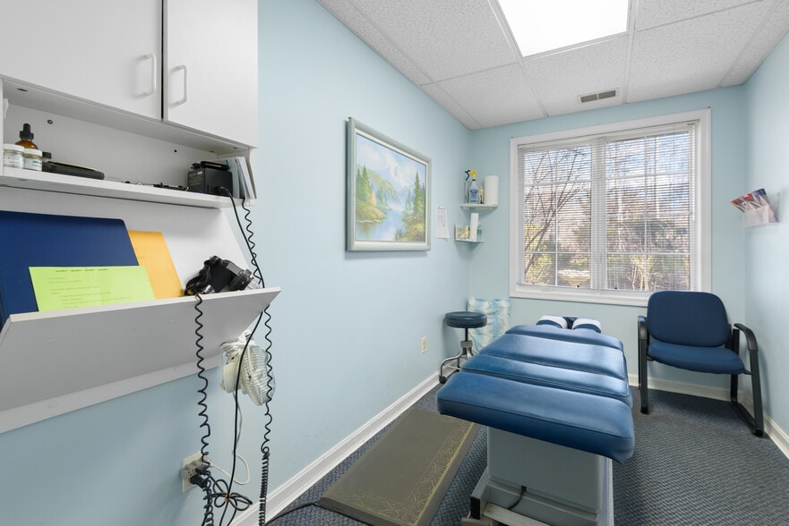 More Photos Of 2701 Olney Sandy Spring Rd, Olney Flex For Sale