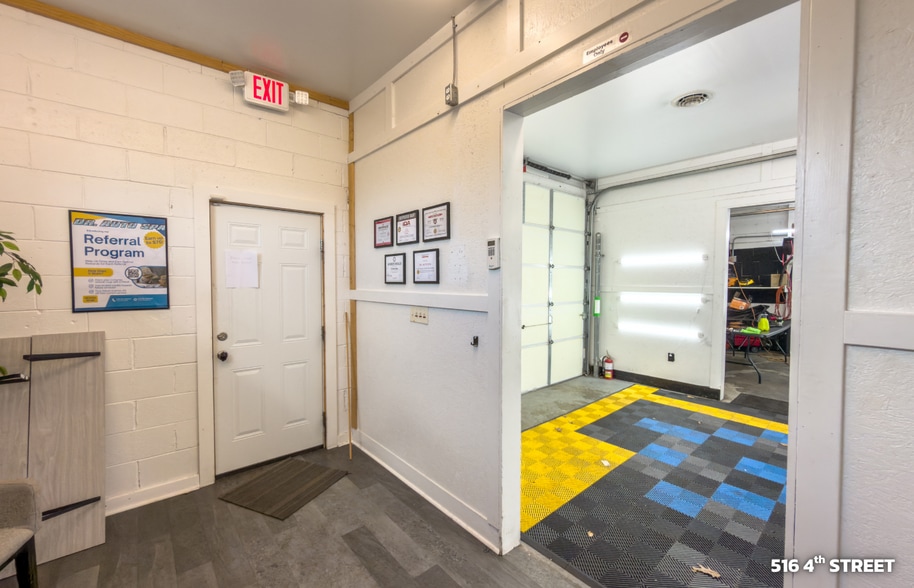 More Photos Of , Vinton General Retail For Sale