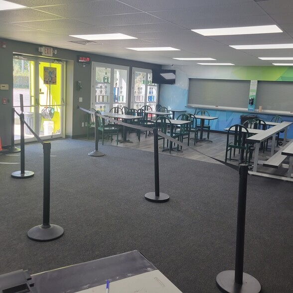 More Photos Of 3055 Shirley Dr, Jackson Freestanding For Sale