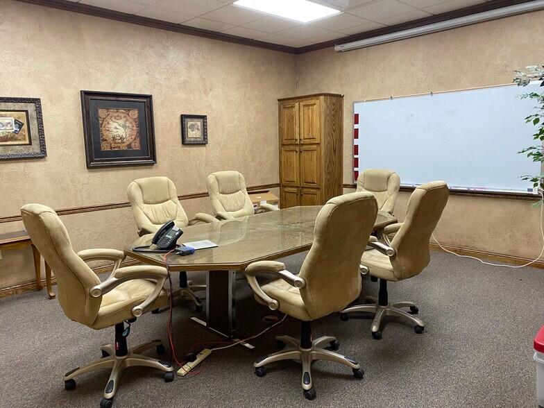 More Photos Of 5500 Bluebird St, Amarillo Storefront For Sale