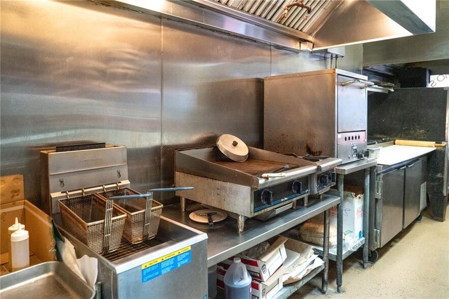 More Photos Of 10 Market St, Pittsburgh Restaurant For Sale