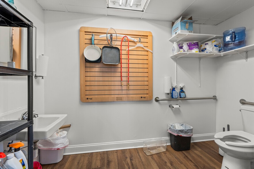 More Photos Of 2473-2517 E Grand River Ave, Howell Office For Sale