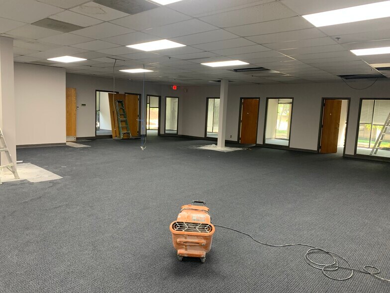 More Photos Of 5700 Highlands Pky SE, Smyrna Light Distribution For Lease