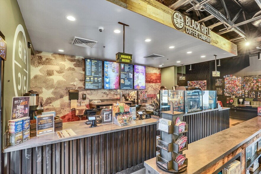 More Photos Of 4126 E Indian School Rd, Phoenix Fast Food For Lease