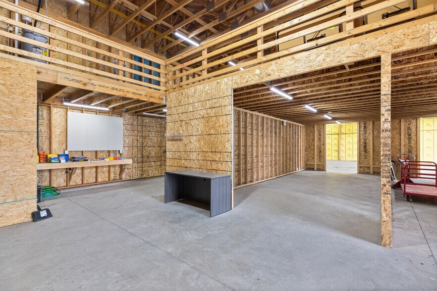 More Photos Of 115 W Wyoming St, Kalispell Warehouse For Sale