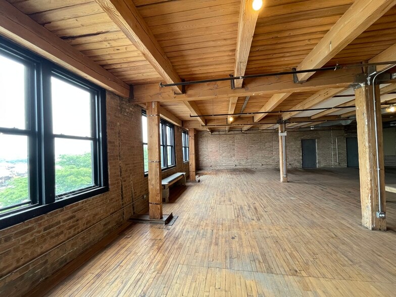 More Photos Of 2150 S Canalport Ave, Chicago Loft Creative Space For Lease