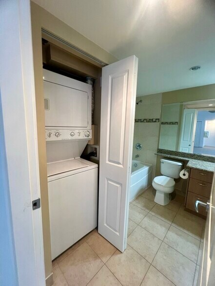 More Photos Of 898 Carnarvon St, New Westminster Apartments For Lease