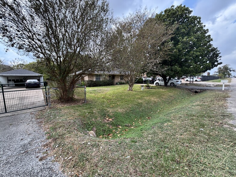 More Photos Of 14515 Sommermeyer St, Houston Office For Sale