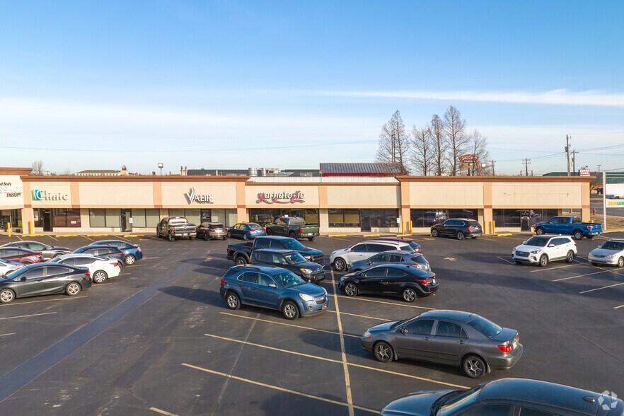 More Photos Of 8400 S Western Ave, Oklahoma City Unknown For Lease