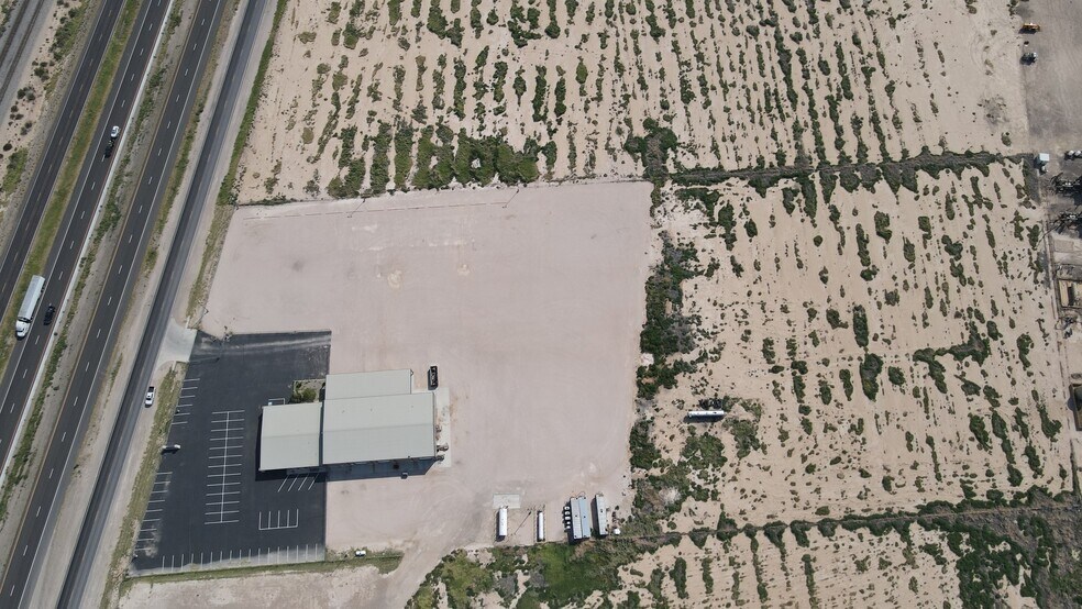 More Photos Of 609 I-20, Pecos Manufacturing For Lease