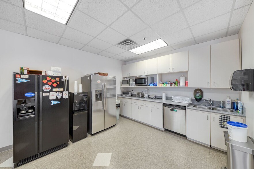 More Photos Of 2800 Horizon Ridge Ct, Suwanee Office For Sale