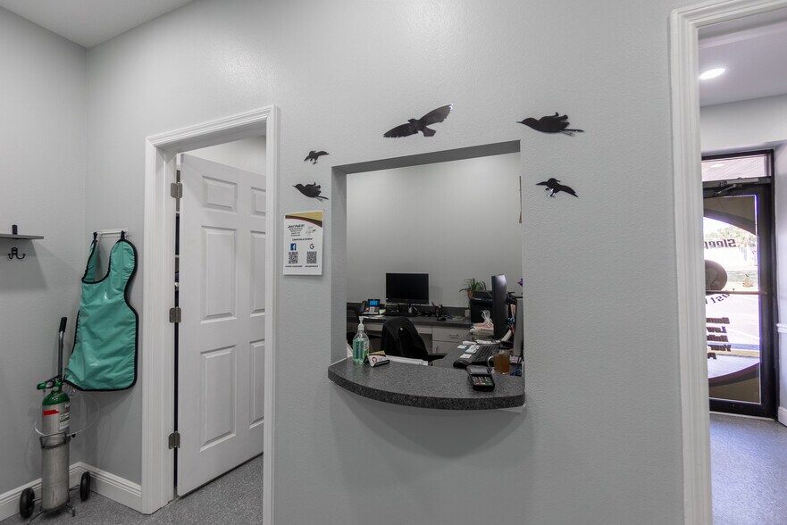 More Photos Of 37810 Medical Arts Ct, Zephyrhills Medical For Sale