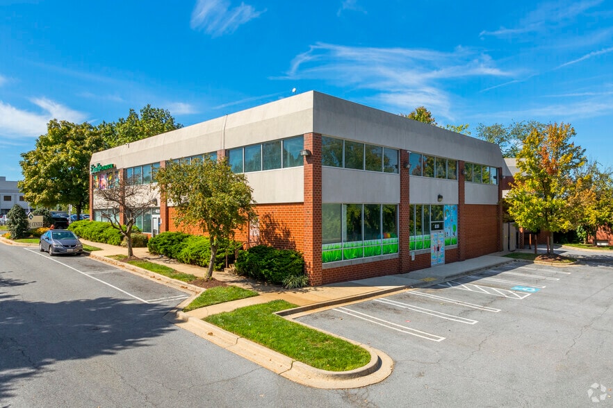 Primary Photo Of 831 Russell Ave, Gaithersburg Freestanding For Lease