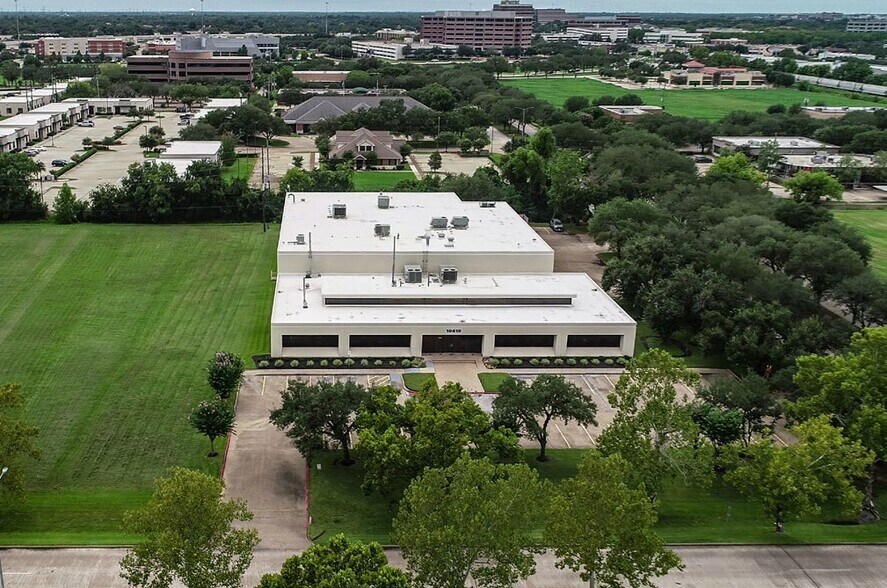 Primary Photo Of 10410 Corporate Dr, Sugar Land Research And Development For Lease