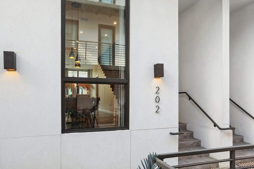 More Photos Of 618 N Rampart St, New Orleans Apartments For Sale