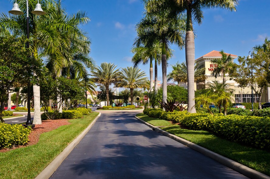 More Photos Of 2371 Vanderbilt Beach Rd, Naples Freestanding For Lease