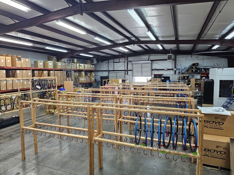 More Photos Of 1105 Old Buncombe Rd, Greenville Flex For Lease