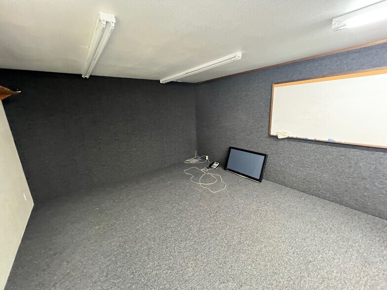 More Photos Of 1244 River View Dr, Cody Office For Lease