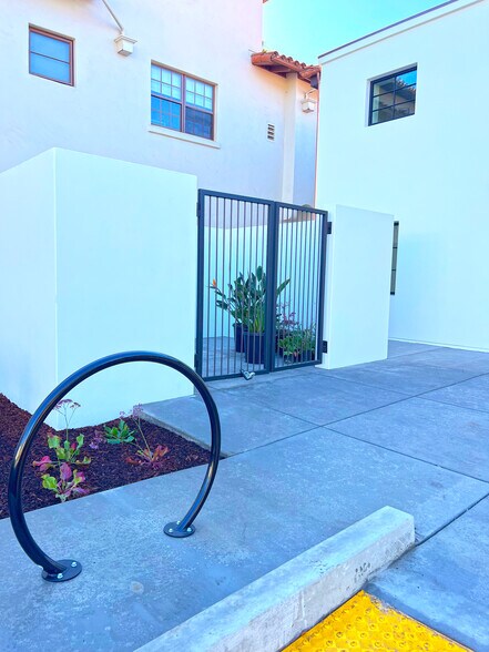 More Photos Of 433 Chapala St, Santa Barbara Storefront Retail Office For Lease