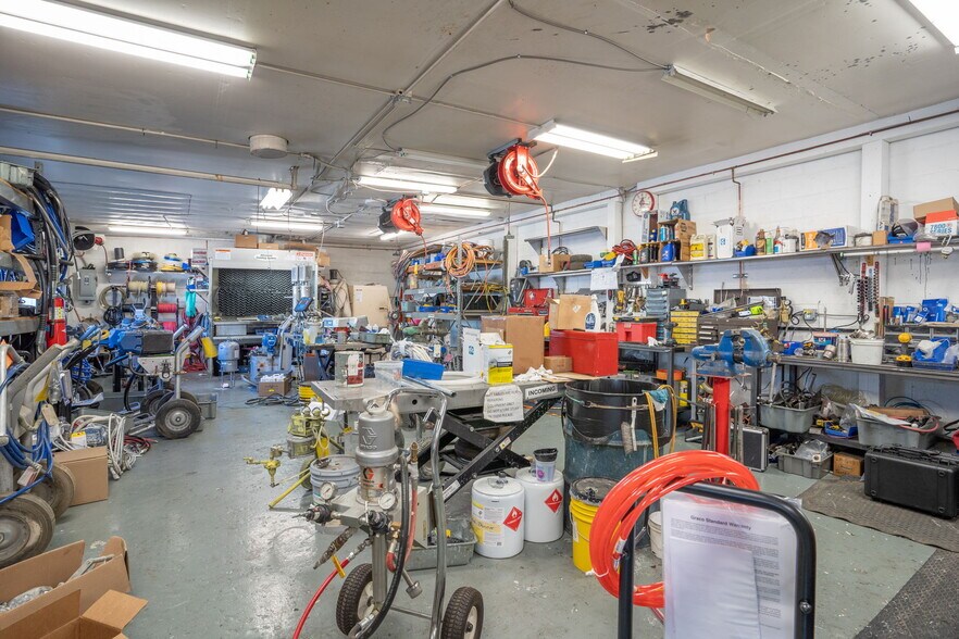 More Photos Of 2304 N Killingsworth St, Portland Warehouse For Sale