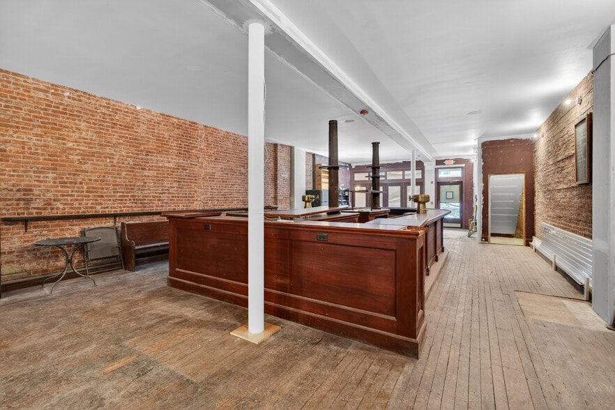 More Photos Of 316 Wall St, Kingston Storefront Retail Residential For Lease