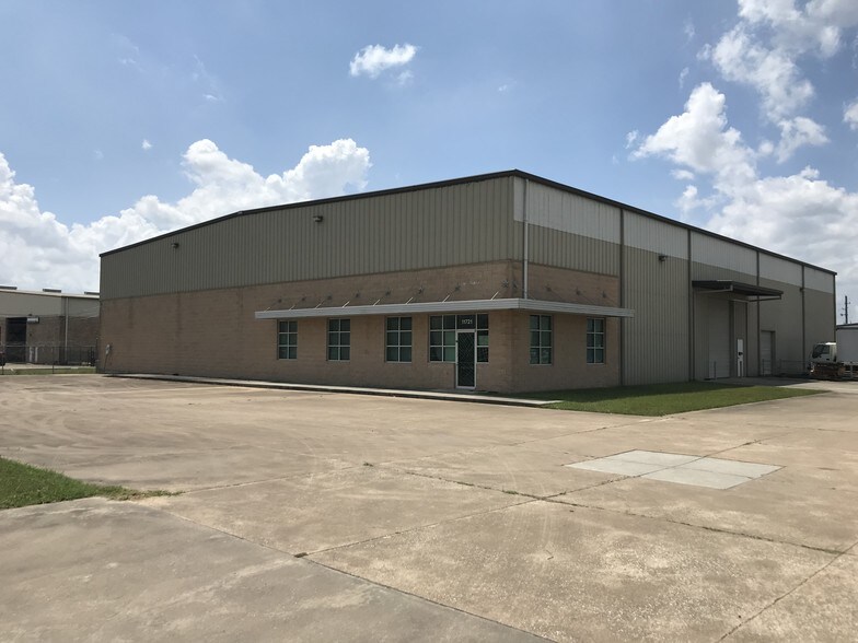 More Photos Of 11721 Tanner Rd, Houston Warehouse For Sale