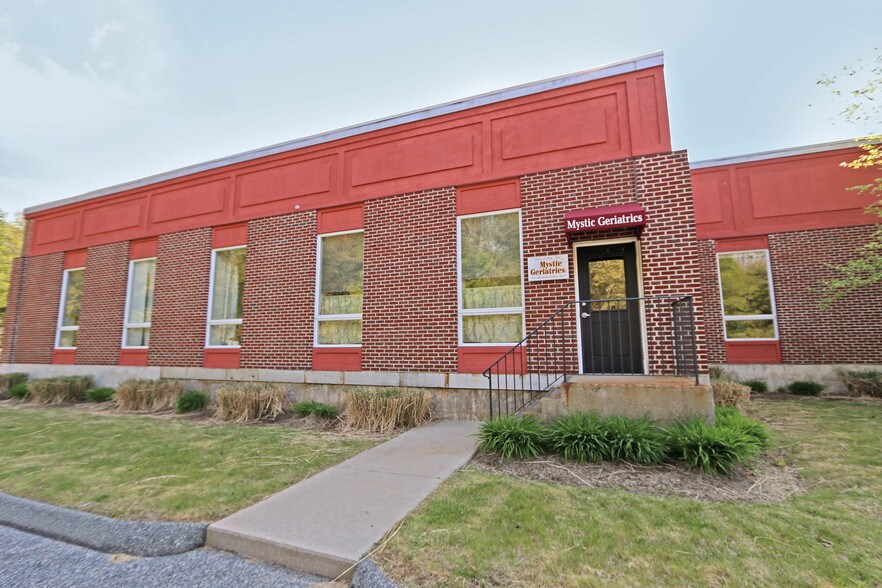More Photos Of 107 Wilcox Rd, Stonington Loft Creative Space For Lease
