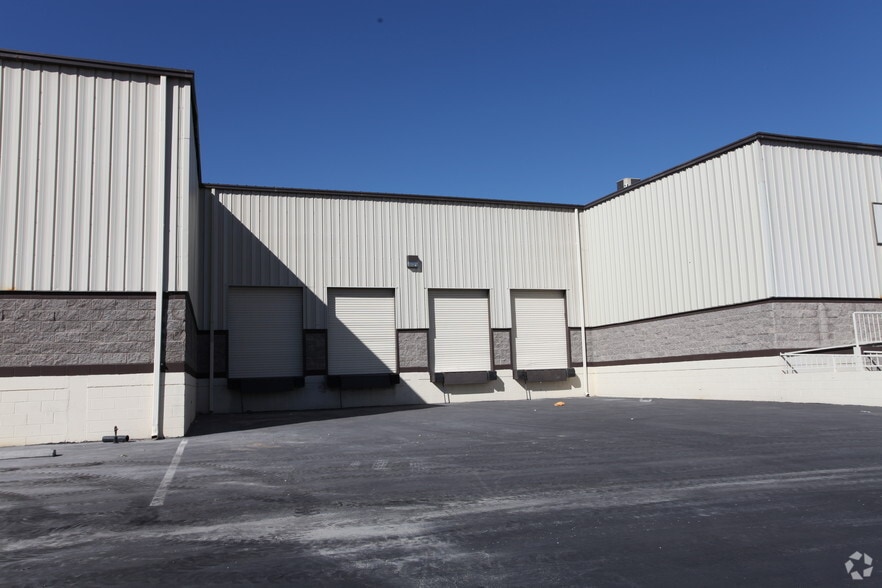 More Photos Of 3915 W Hacienda Ave, Las Vegas Warehouse For Lease