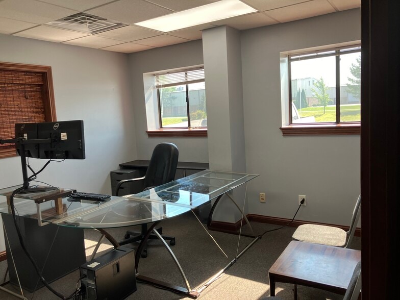 More Photos Of 770 Andico Rd, Plainfield Warehouse For Lease
