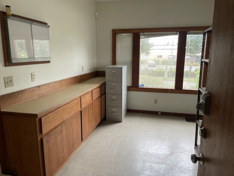 More Photos Of 1107 3rd St, Tillamook Healthcare For Sale