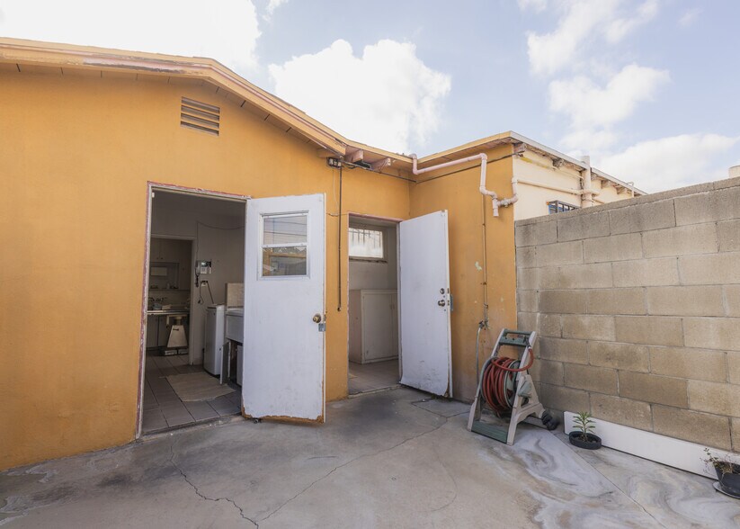More Photos Of 11149 Garvey Ave, South El Monte Veterinarian Kennel For Sale