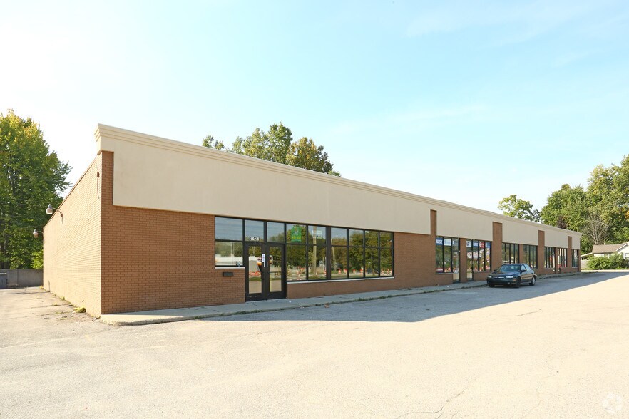 More Photos Of 27427-27477 Eureka Rd, Romulus Unknown For Lease