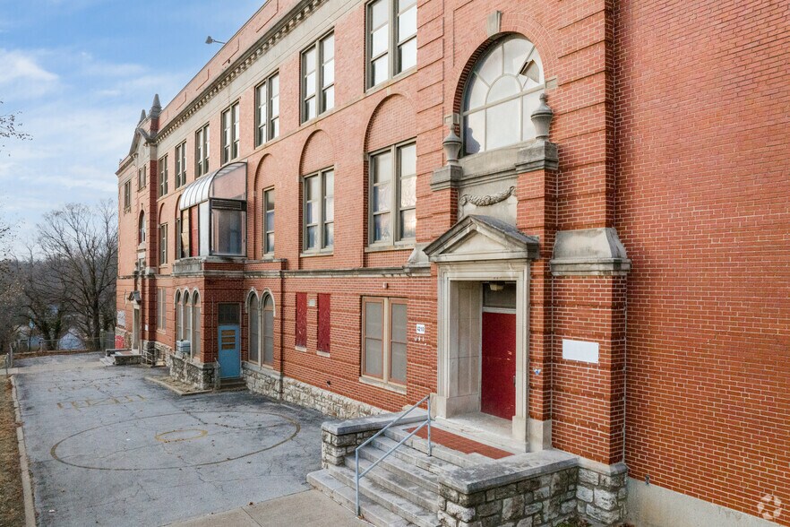 More Photos Of 4210 E 45th St, Kansas City Schools For Sale