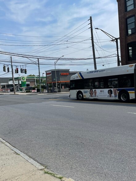 More Photos Of 222 Lake Ave, Yonkers Manufacturing For Lease