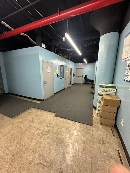 More Photos Of 1819 Flushing Ave, Ridgewood Warehouse For Lease