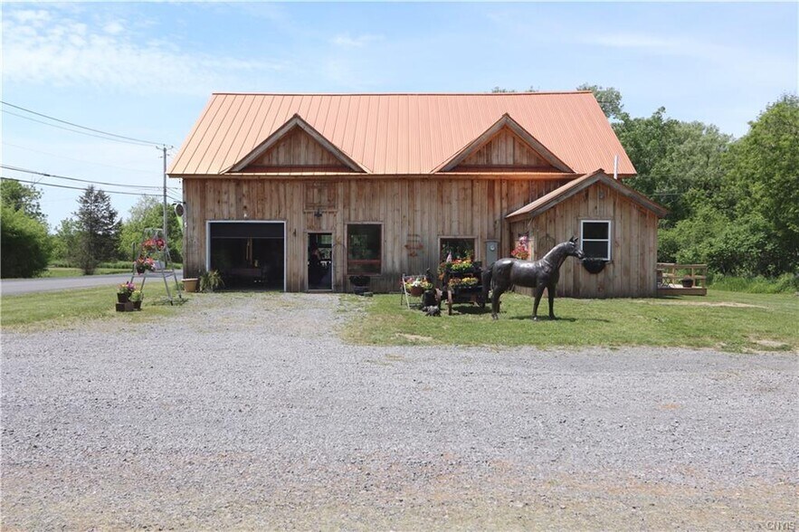 More Photos Of 14211 Dodge Ave, Sackets Harbor General Retail For Sale