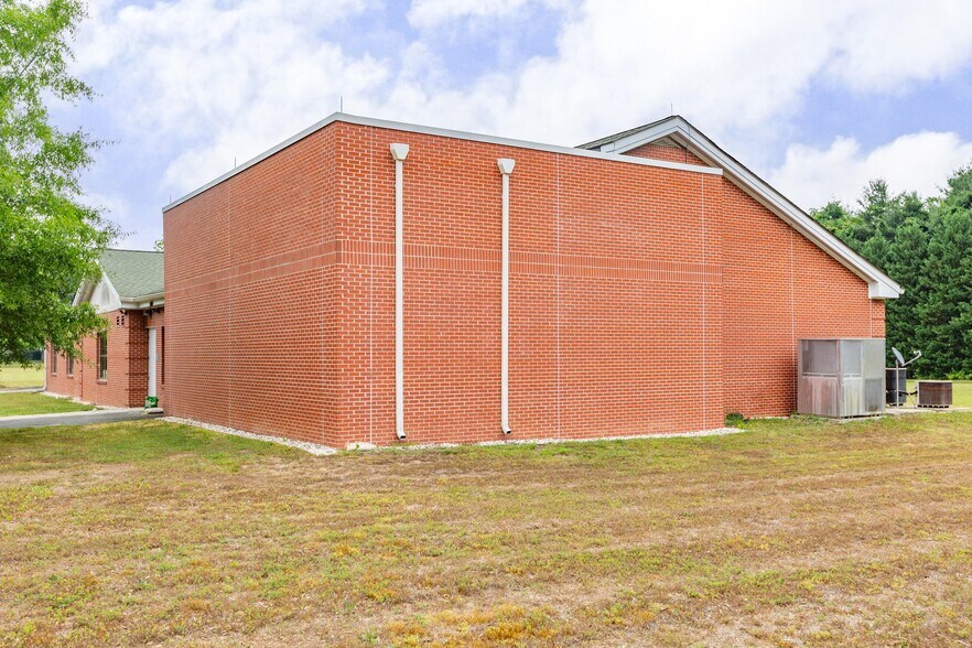 More Photos Of 15394 Kings Hwy, Montross Medical For Sale