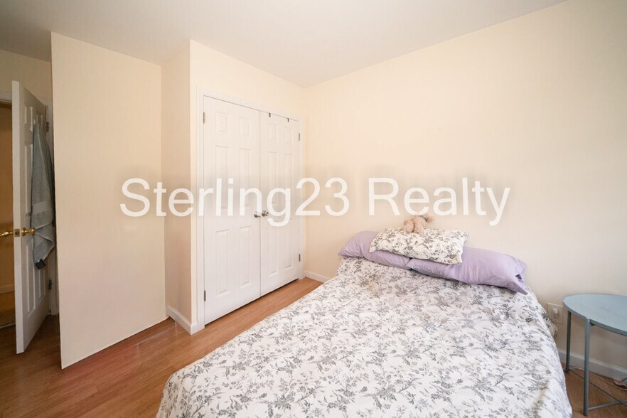 More Photos Of , Astoria General Retail For Sale