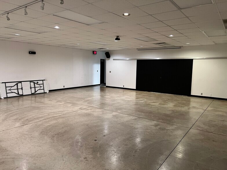 More Photos Of 1939 E Diedrich Ave, Wichita Warehouse For Sale