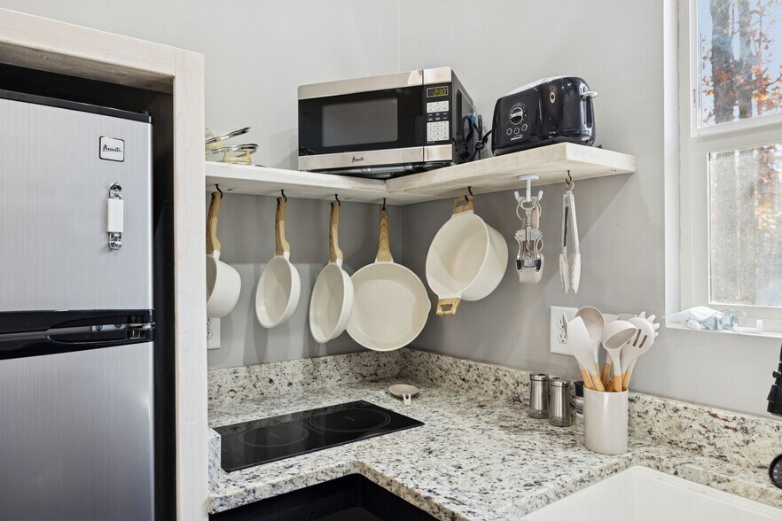 More Photos Of 3158 Summertown Hwy, Summertown Hotel For Sale