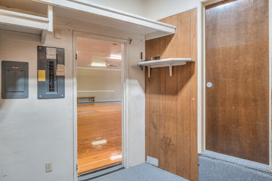 More Photos Of 502 NE Revere Ave, Bend Specialty For Sale