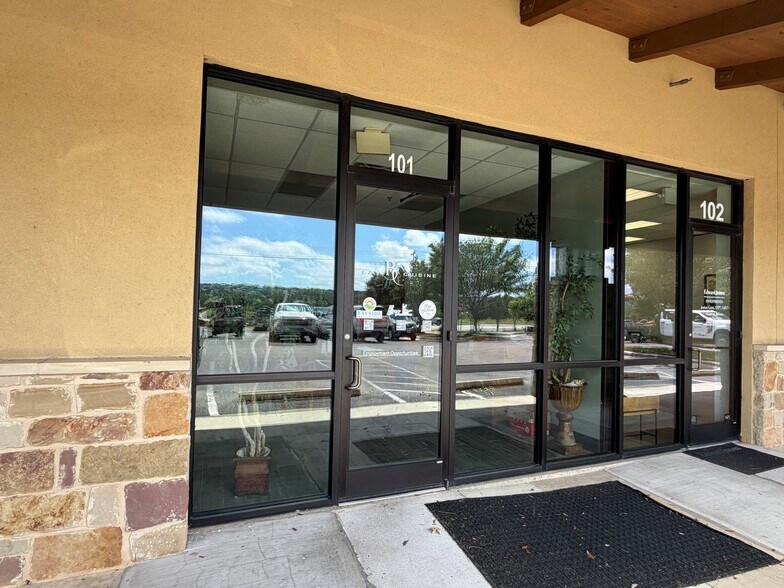 More Photos Of 9710 FM 2147, Horseshoe Bay General Retail For Lease