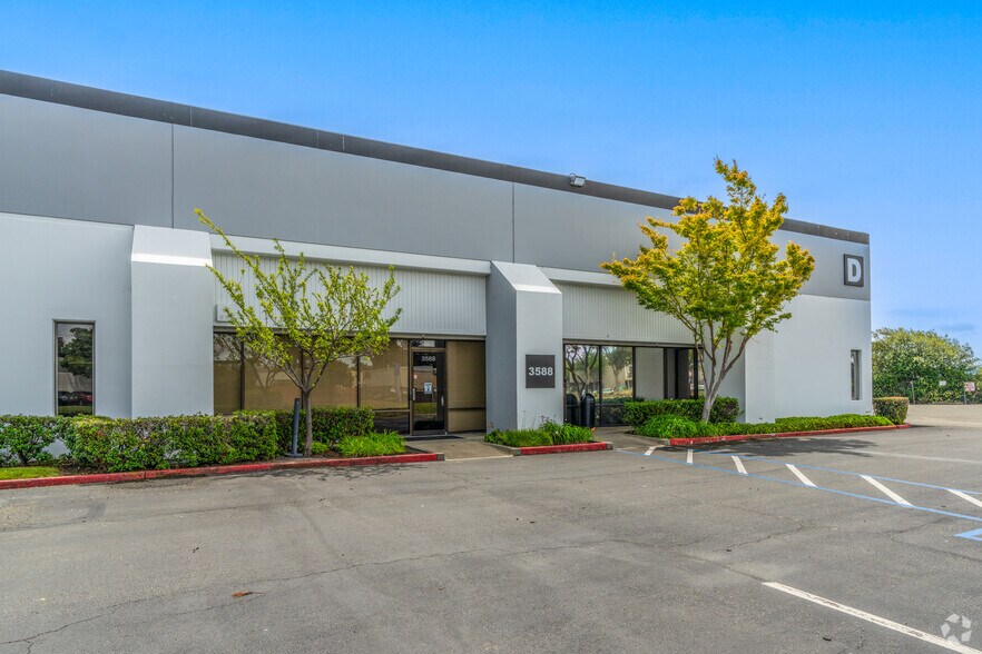 More Photos Of 3582-3588 Arden Rd, Hayward Warehouse For Lease